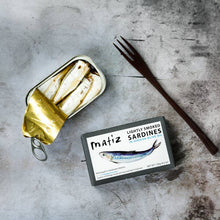 Load image into Gallery viewer, Matiz Smoked Sardines in Olive Oil - 4.2oz Tin